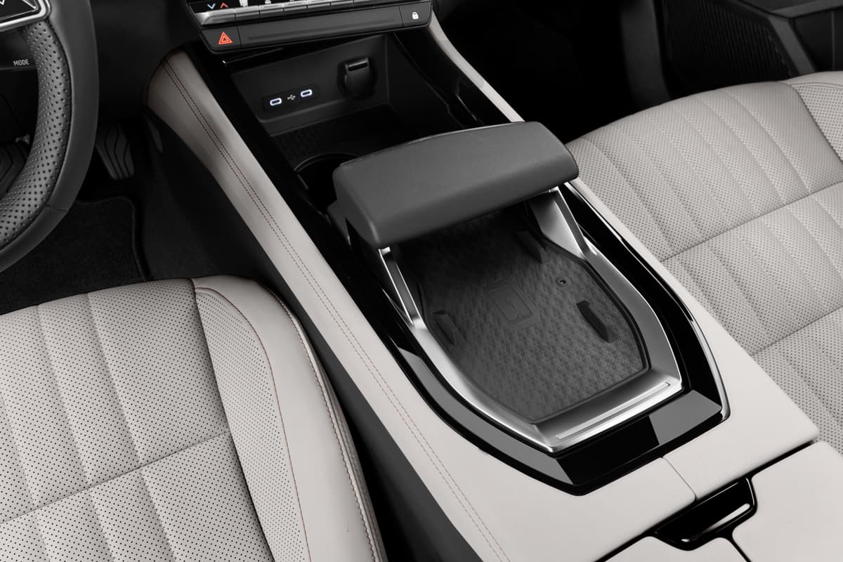 Schaltknüppel eines Renault Espace Hybrid 