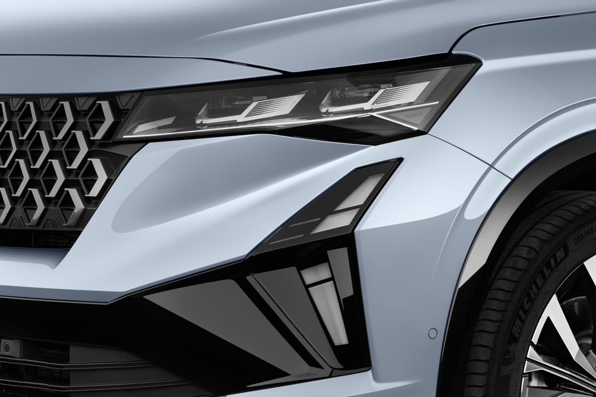 Frontscheinwerfer eines Renault Espace Hybrid 