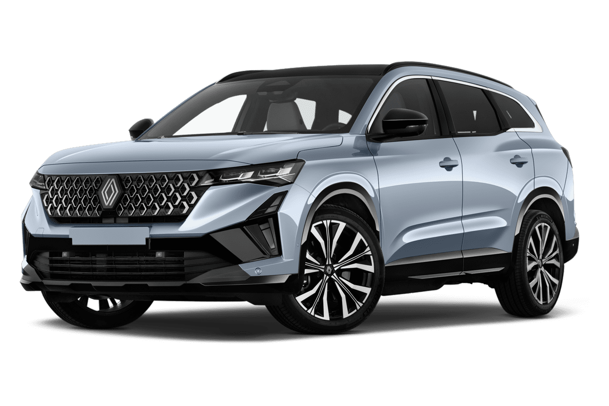 Tiefe, schräge Heckansicht eines Renault Espace Hybrid , freigestellt