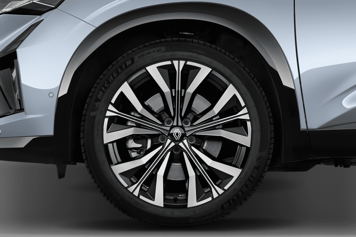 Radkappe oder Felge eines Renault Espace Hybrid 