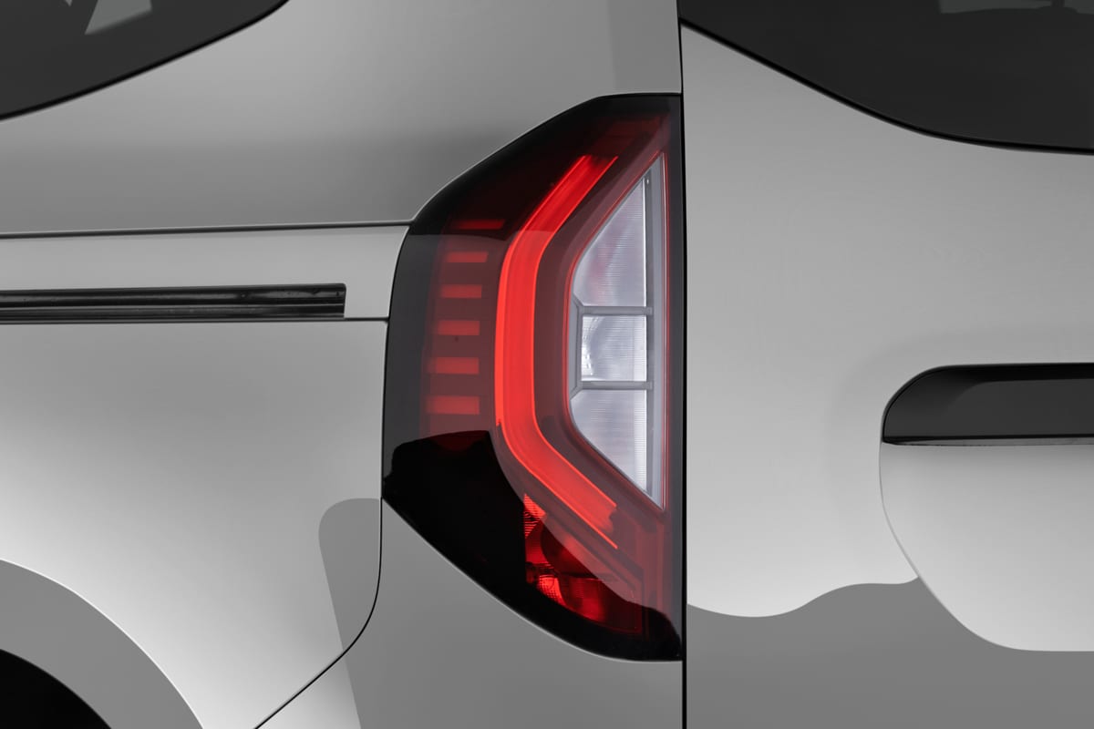 Heckleuchten eines Renault Kangoo E-Tech