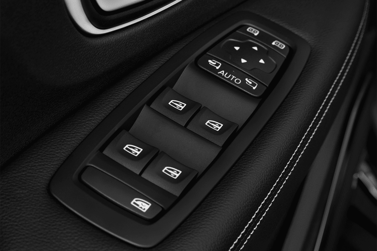 Türsteuerung eines Renault Grand Scenic Black Edition 