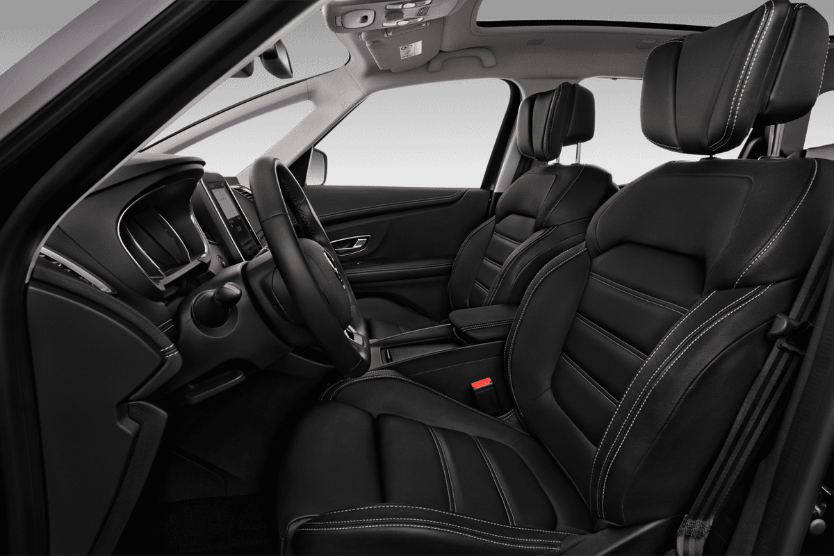 Vordersitze eines Renault Grand Scenic Black Edition 