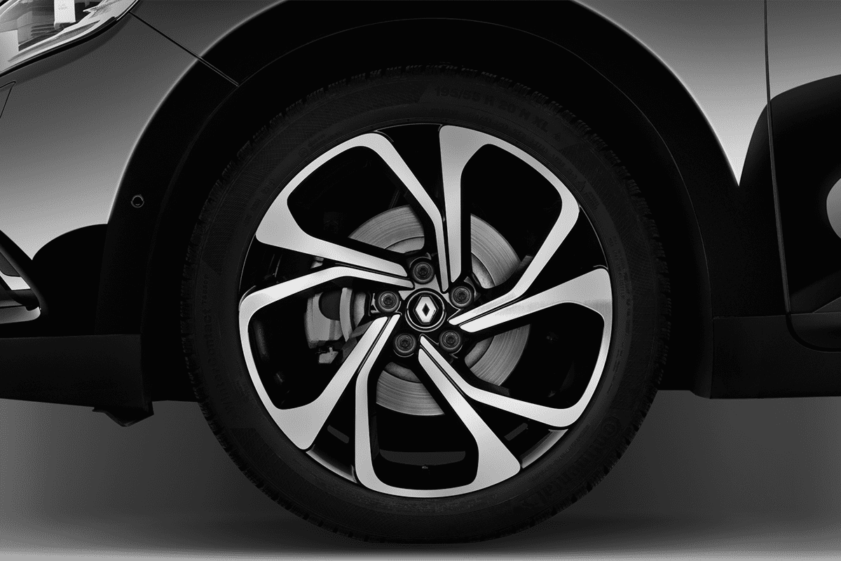 Radkappe oder Felge eines Renault Grand Scenic Black Edition 