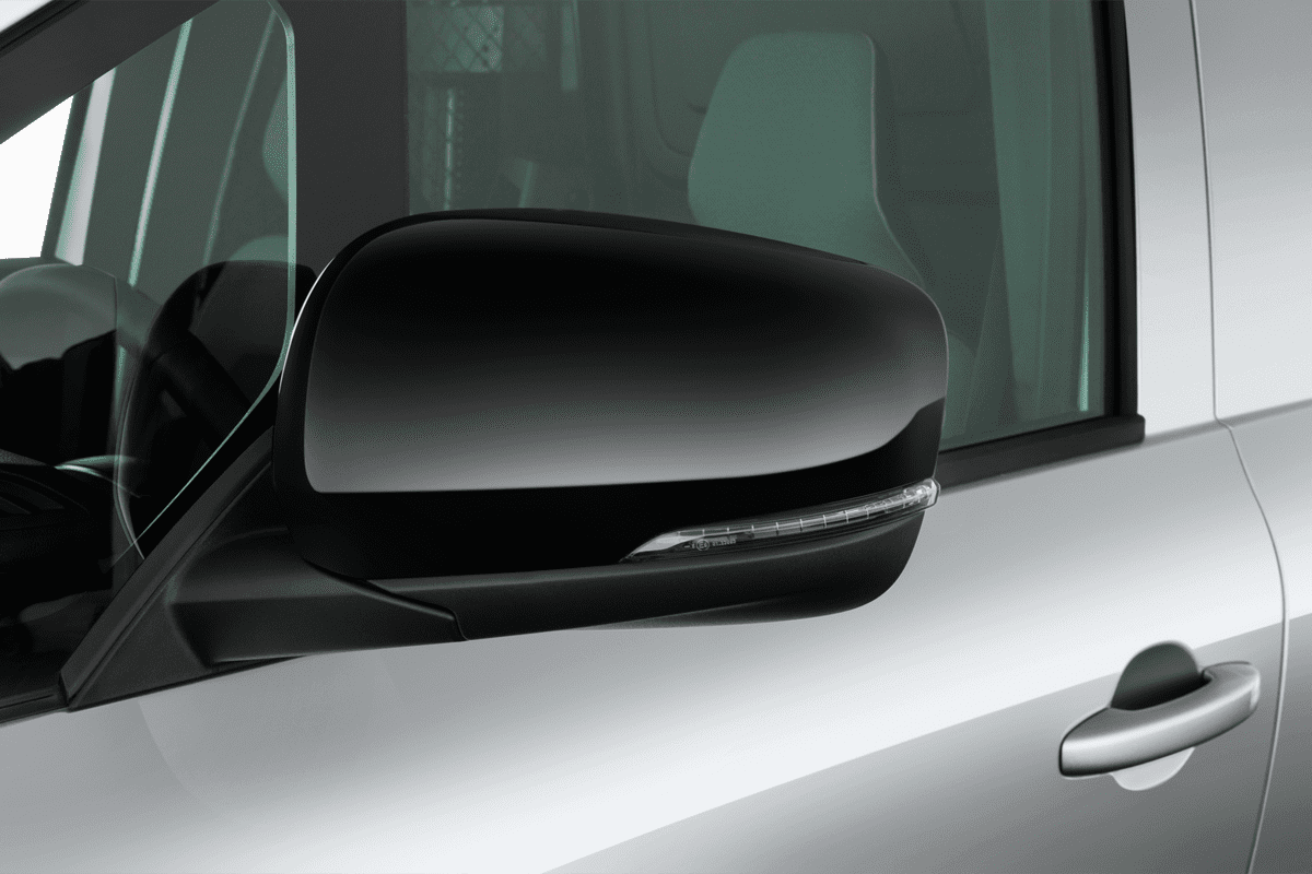 Rückspiegel eines Renault Kangoo Rapid E-Tech
