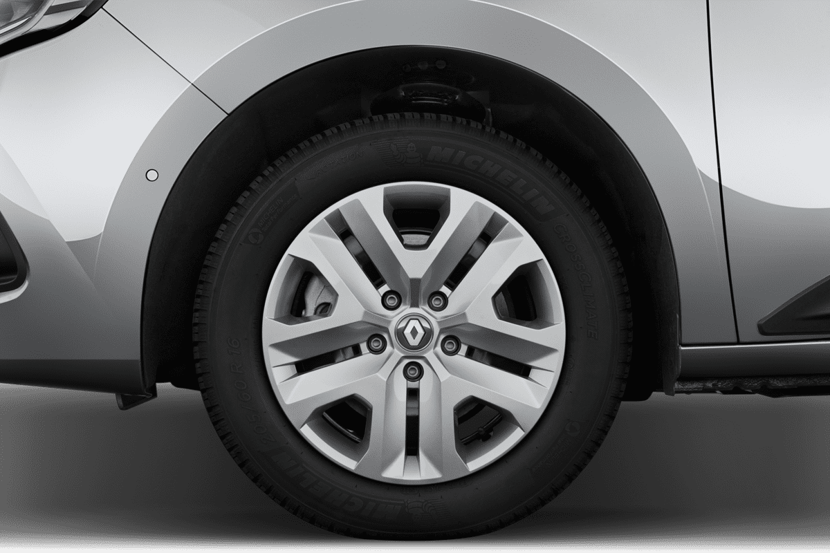 Radkappe oder Felge eines Renault Kangoo Rapid E-Tech