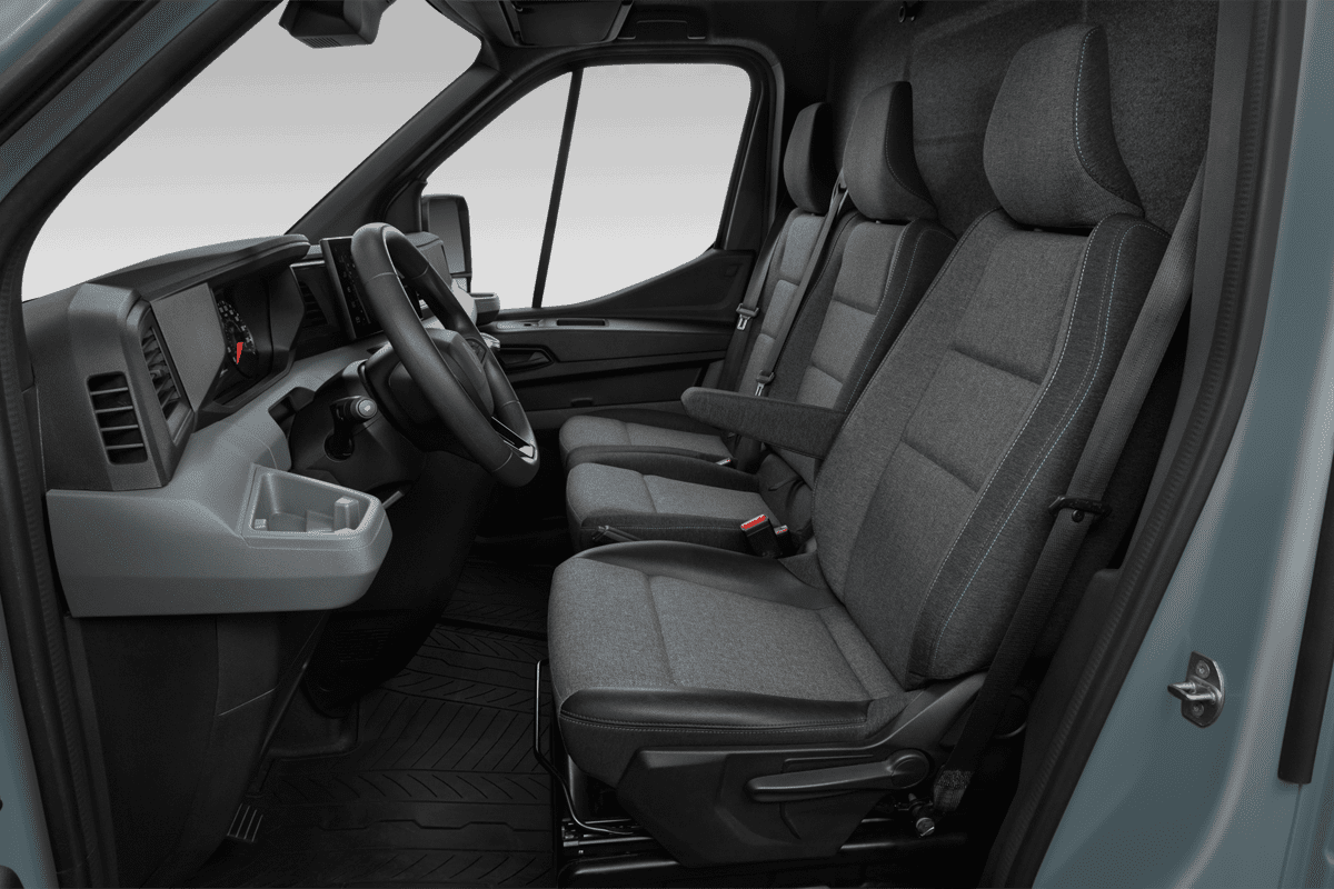 Vordersitze eines Renault Master Normal Kastenwagen