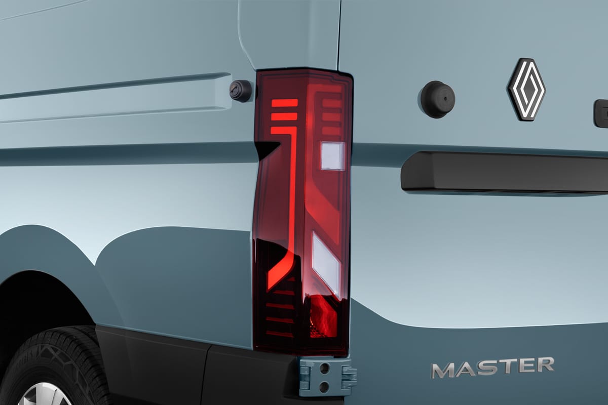 Heckleuchten eines Renault Master E-Tech