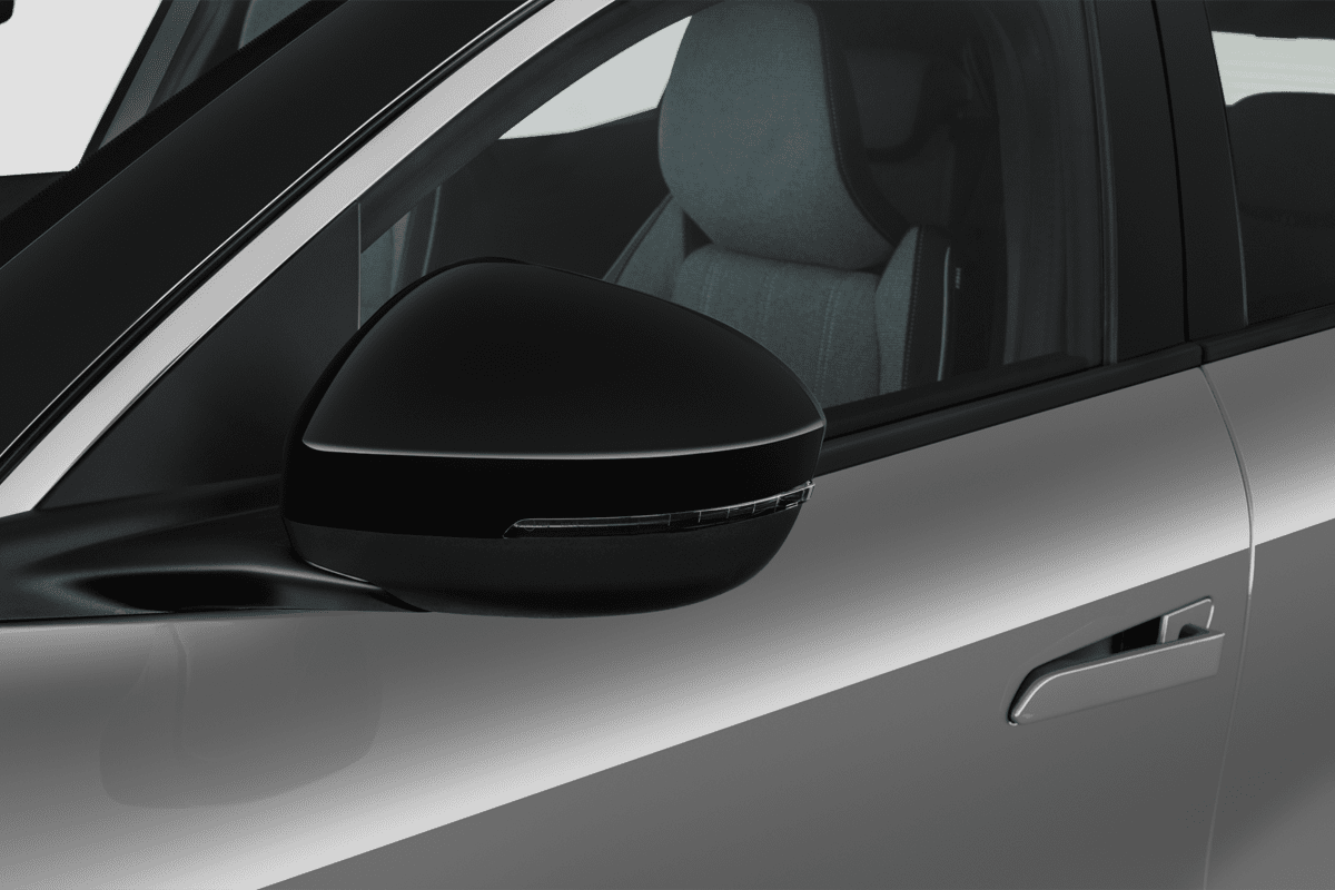 Rückspiegel eines Renault Megane E-Tech