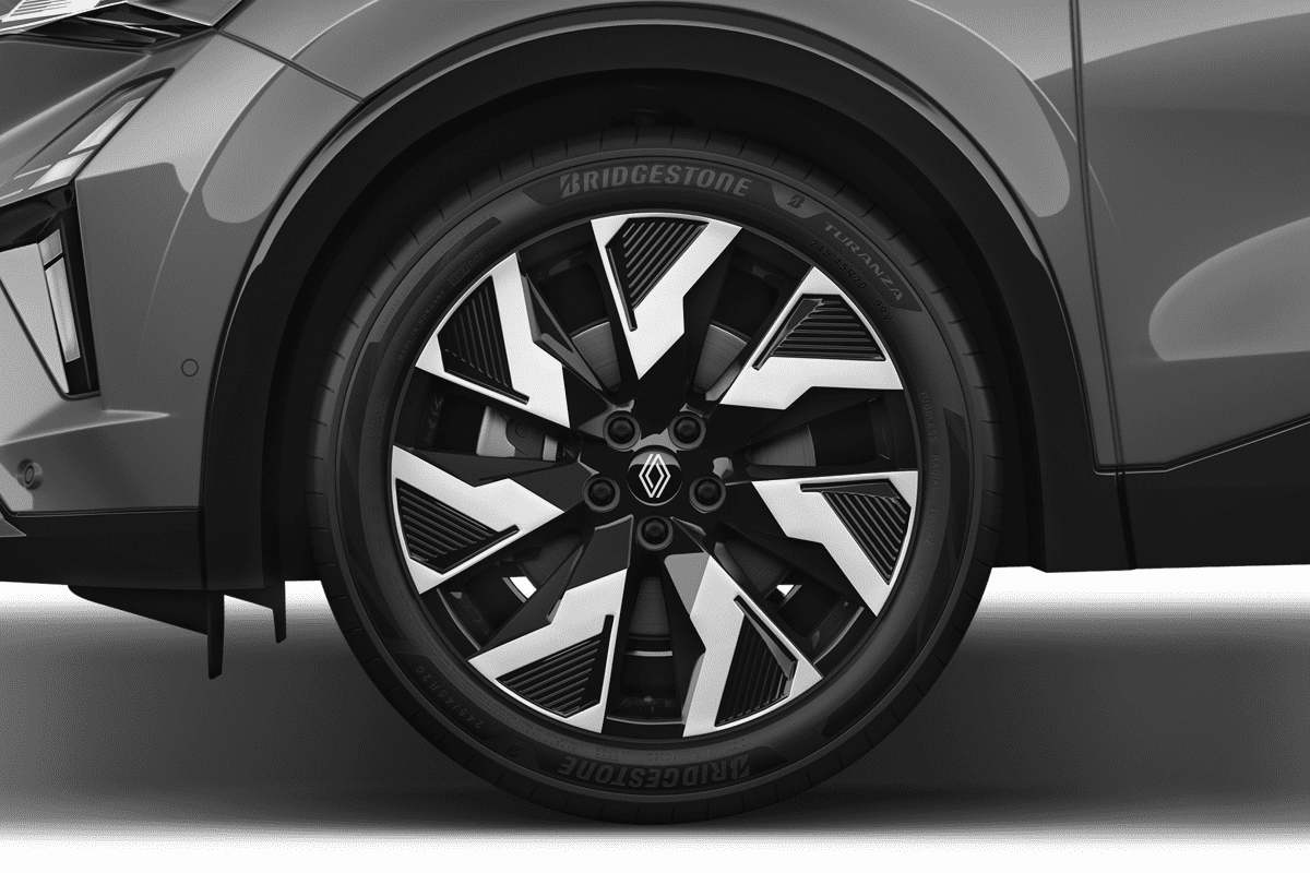 Radkappe oder Felge eines Renault Rafale Hybrid