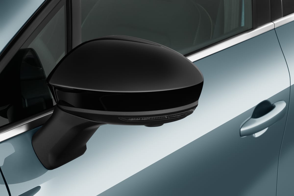 Rückspiegel eines Renault Symbioz Hybrid 