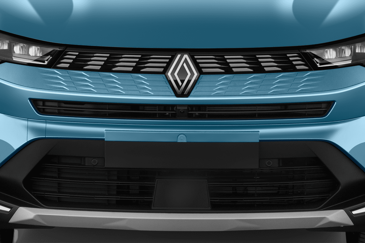 Kühlergrill eines Renault Symbioz Hybrid 