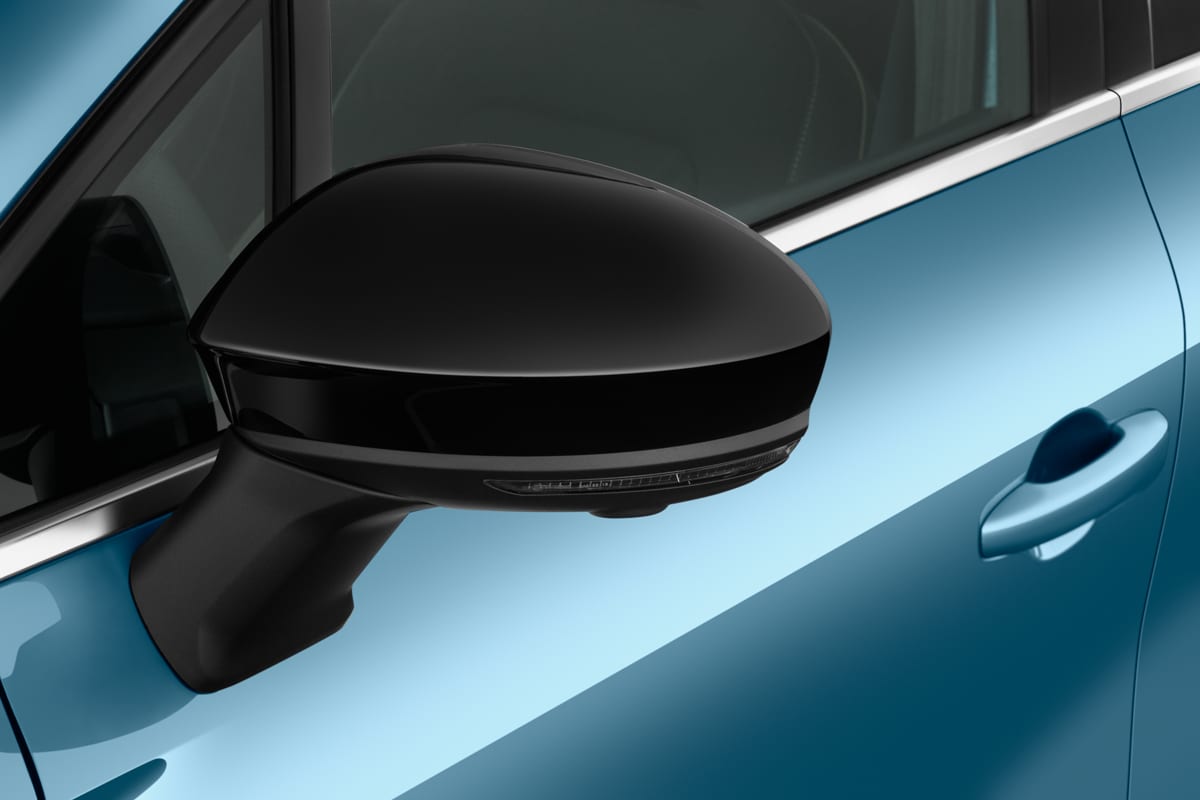 Rückspiegel eines Renault Symbioz Hybrid 