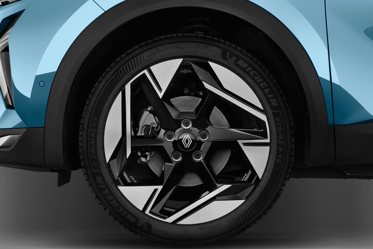 Radkappe oder Felge eines Renault Symbioz Hybrid 