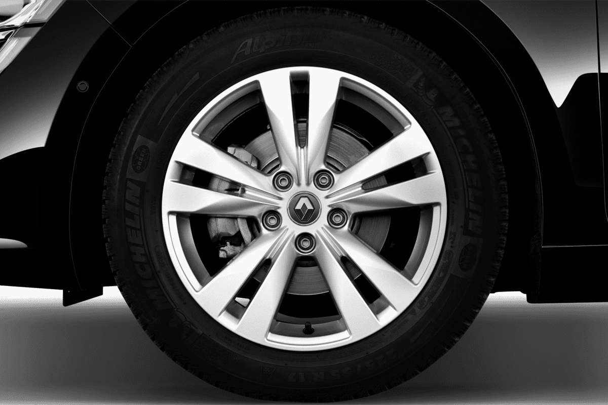 Radkappe oder Felge eines Renault Talisman