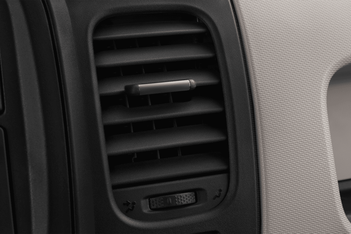 Lüftung eines Renault Trafic Doppelkabine Kastenwagen 