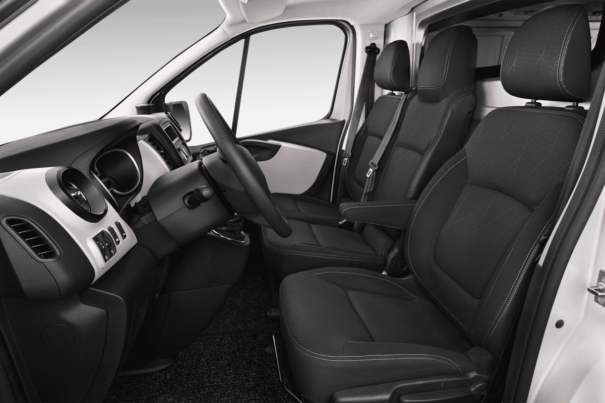 Vordersitze eines Renault Trafic Doppelkabine Kastenwagen 