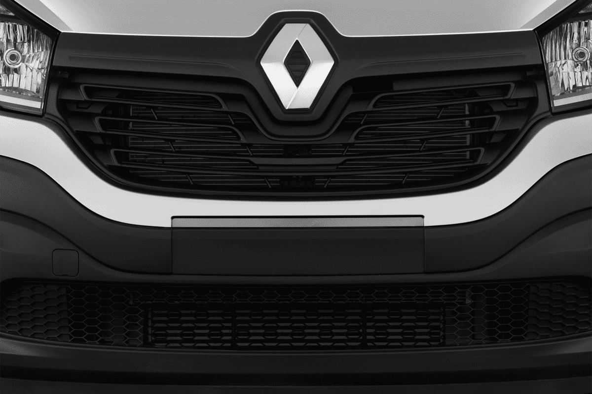 Kühlergrill eines Renault Trafic Doppelkabine Kastenwagen 
