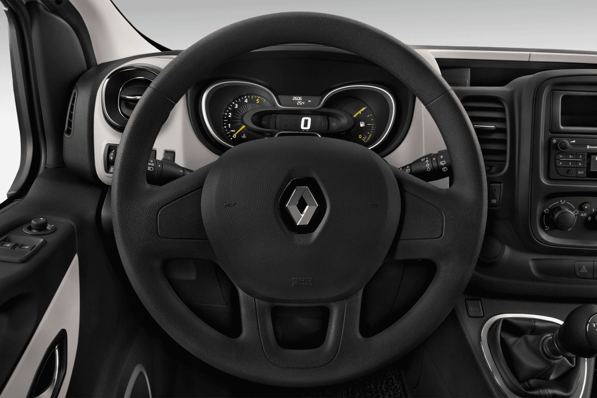 Lenkrad eines Renault Trafic Doppelkabine Kastenwagen 