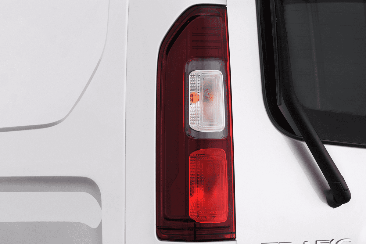 Heckleuchten eines Renault Trafic Doppelkabine Kastenwagen 