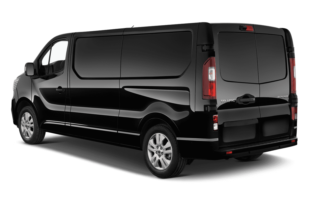 Schräge Heckansicht eines Renault Trafic Normal Kastenwagen , freigestellt