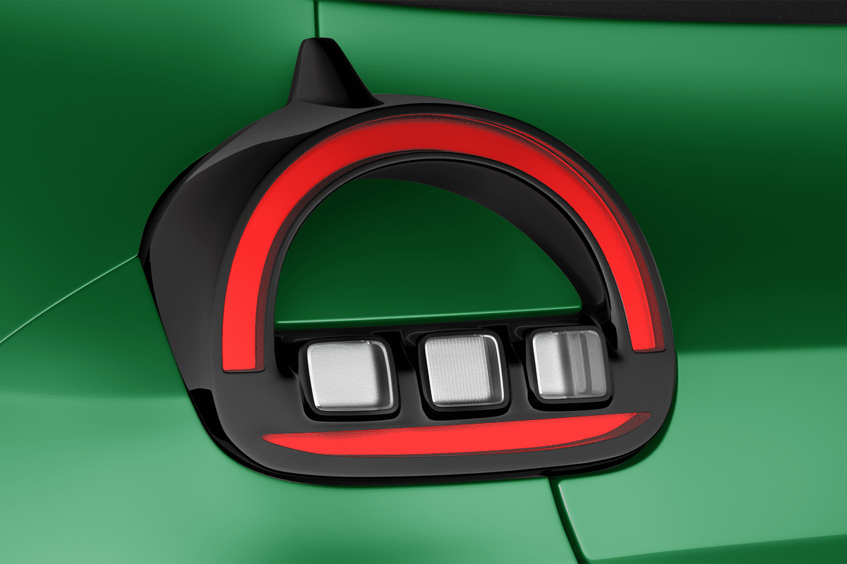 Heckleuchten eines Renault Twingo E-Tech (KI-generiert)