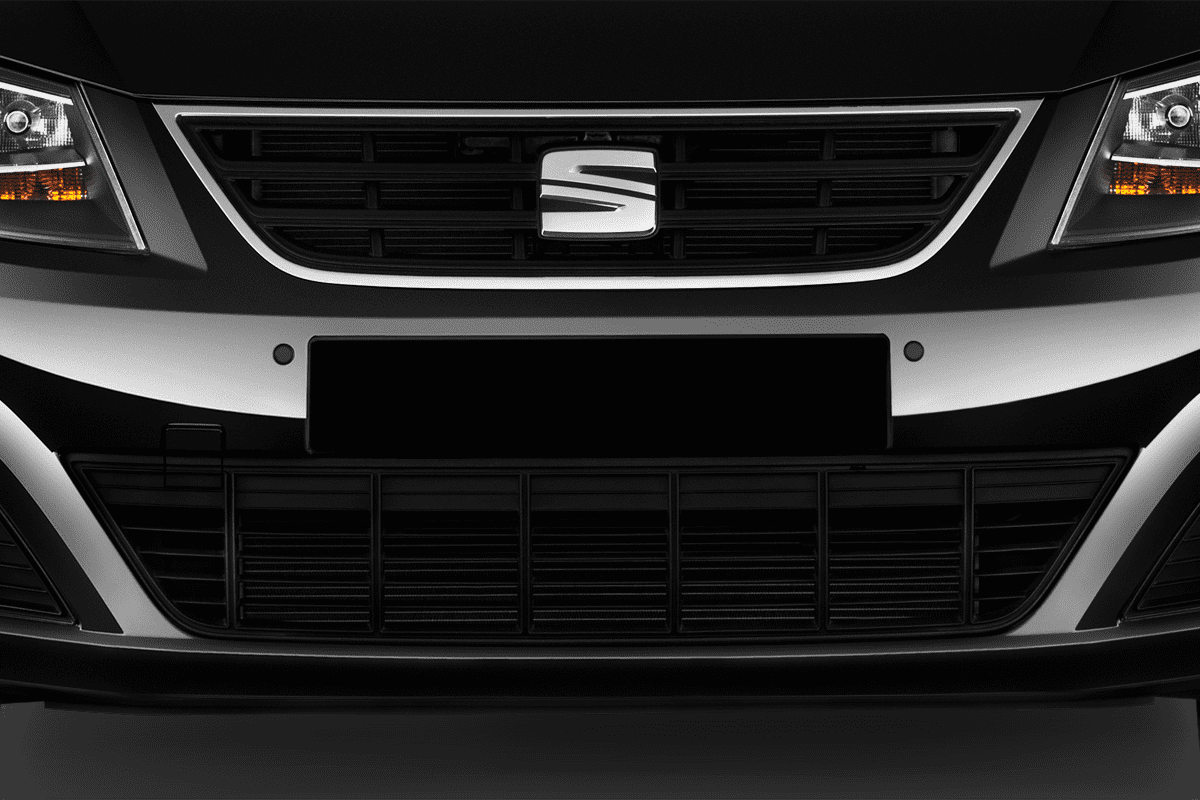 Kühlergrill eines Seat Alhambra