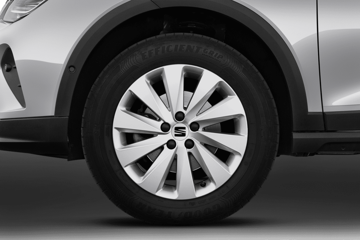 Radkappe oder Felge eines Seat Arona Road Edition
