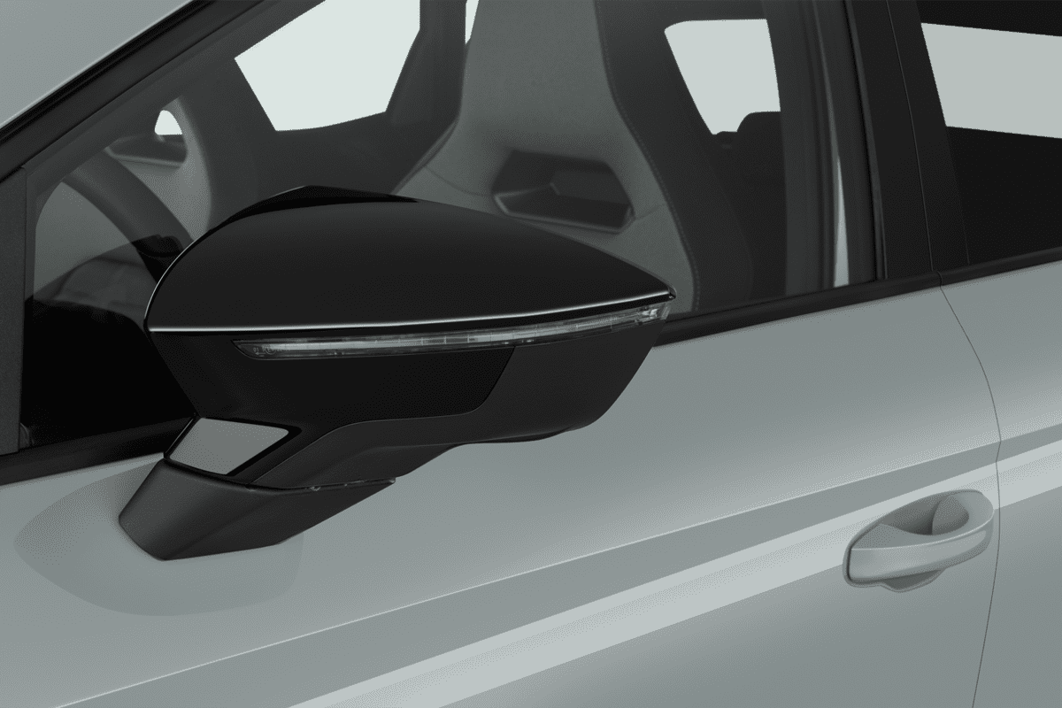 Rückspiegel eines Seat Ibiza