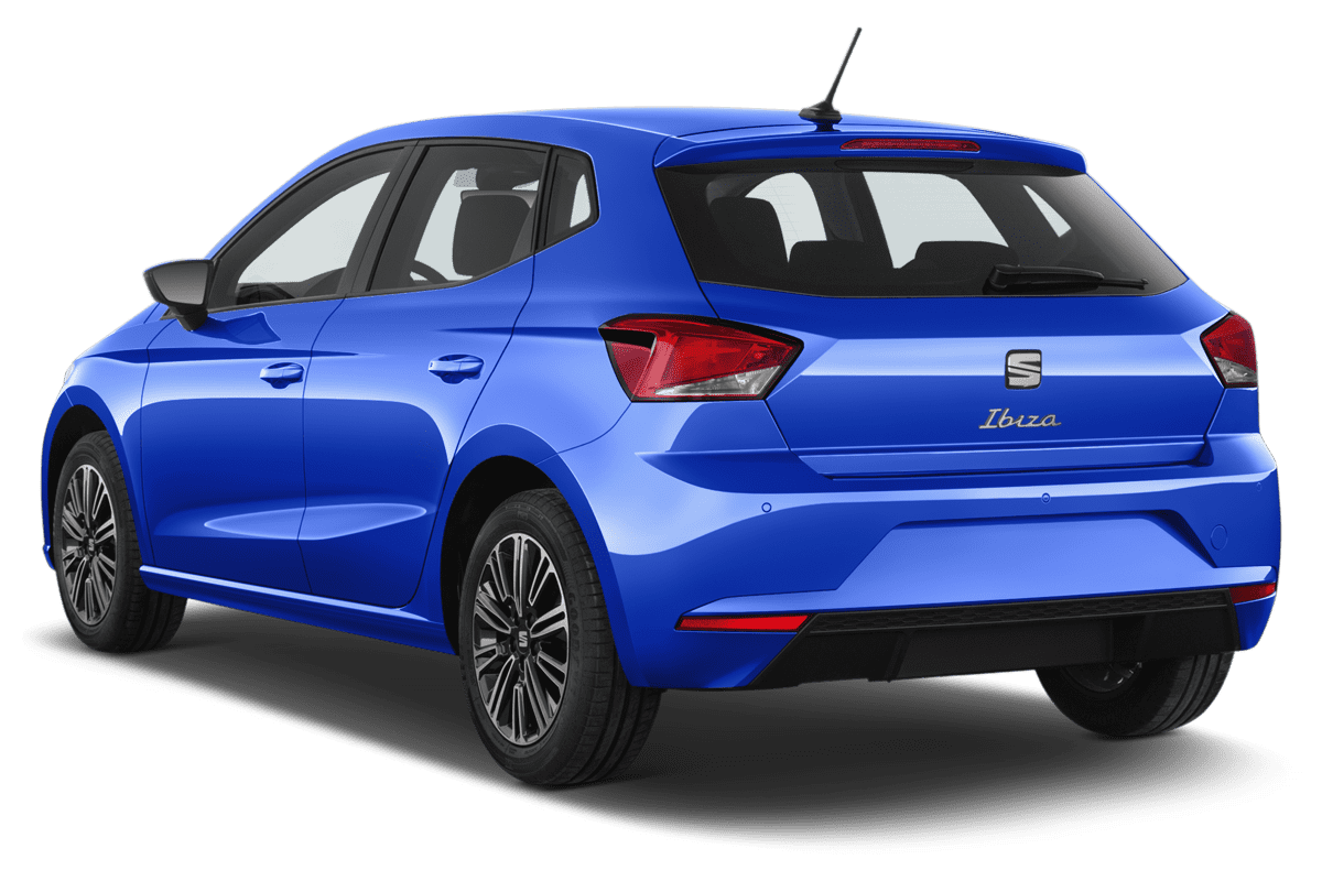 Schräge Heckansicht eines Seat Ibiza, freigestellt