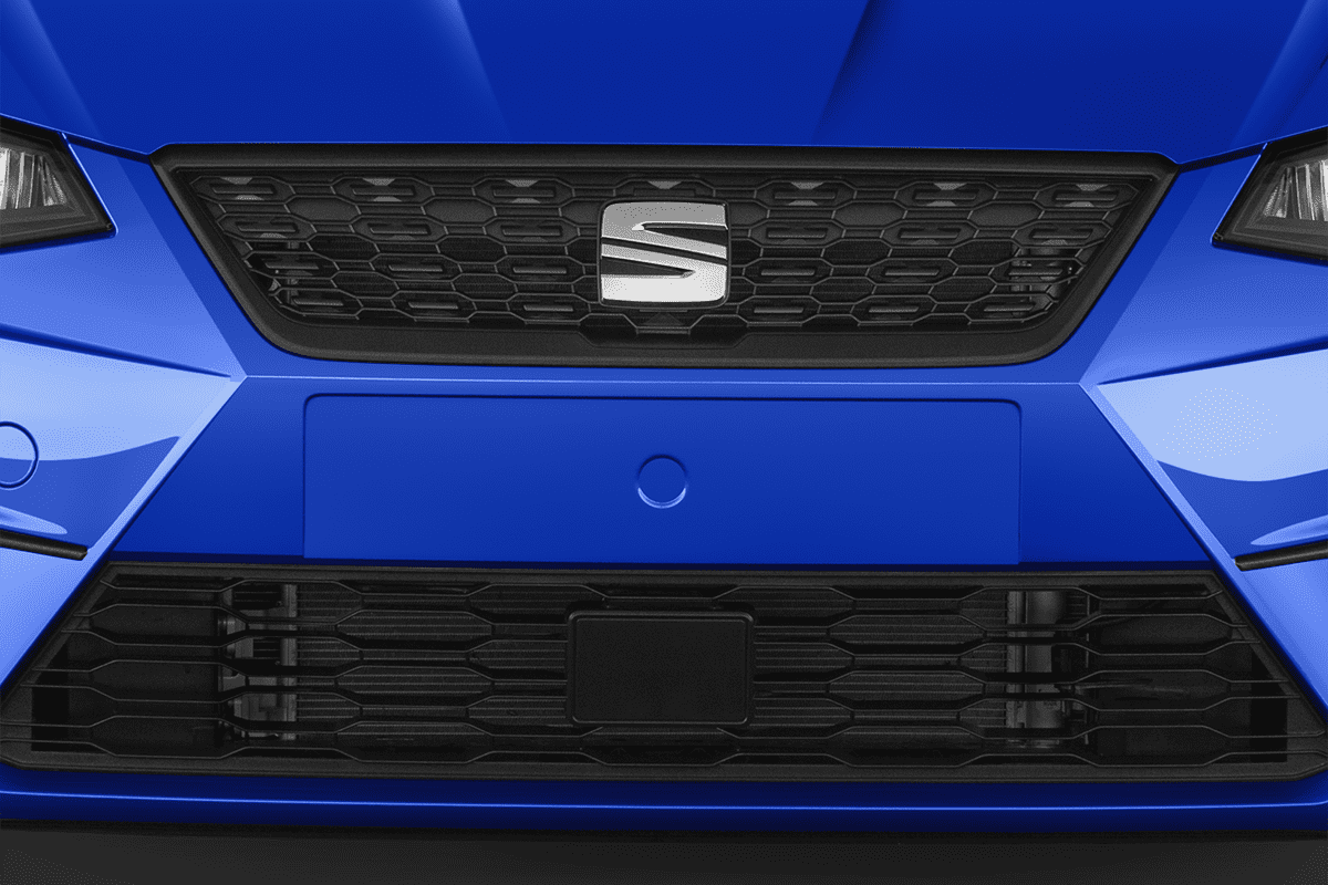 Kühlergrill eines Seat Ibiza