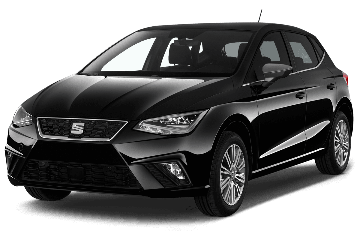 Schräge Frontansicht eines Seat Ibiza Black Edition, freigestellt