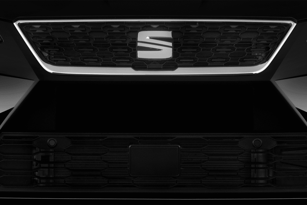 Kühlergrill eines Seat Ibiza Black Edition