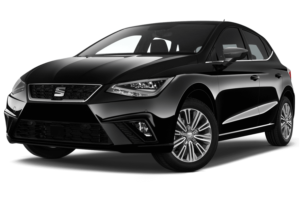 Tiefe, schräge Heckansicht eines Seat Ibiza Black Edition, freigestellt