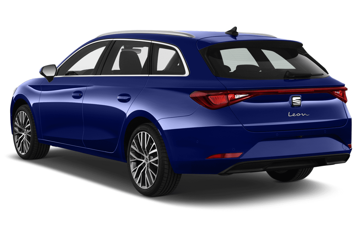 Schräge Heckansicht eines Seat Leon ST TGI, freigestellt