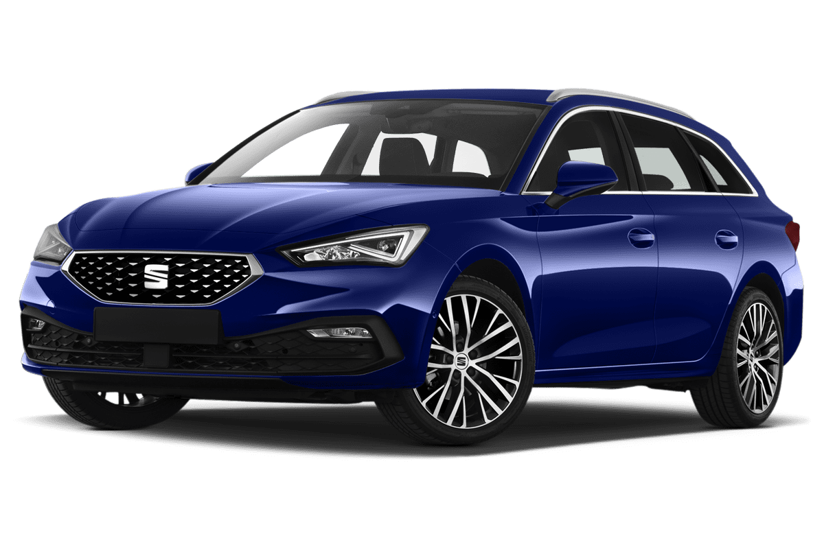 Tiefe, schräge Heckansicht eines Seat Leon ST TGI, freigestellt