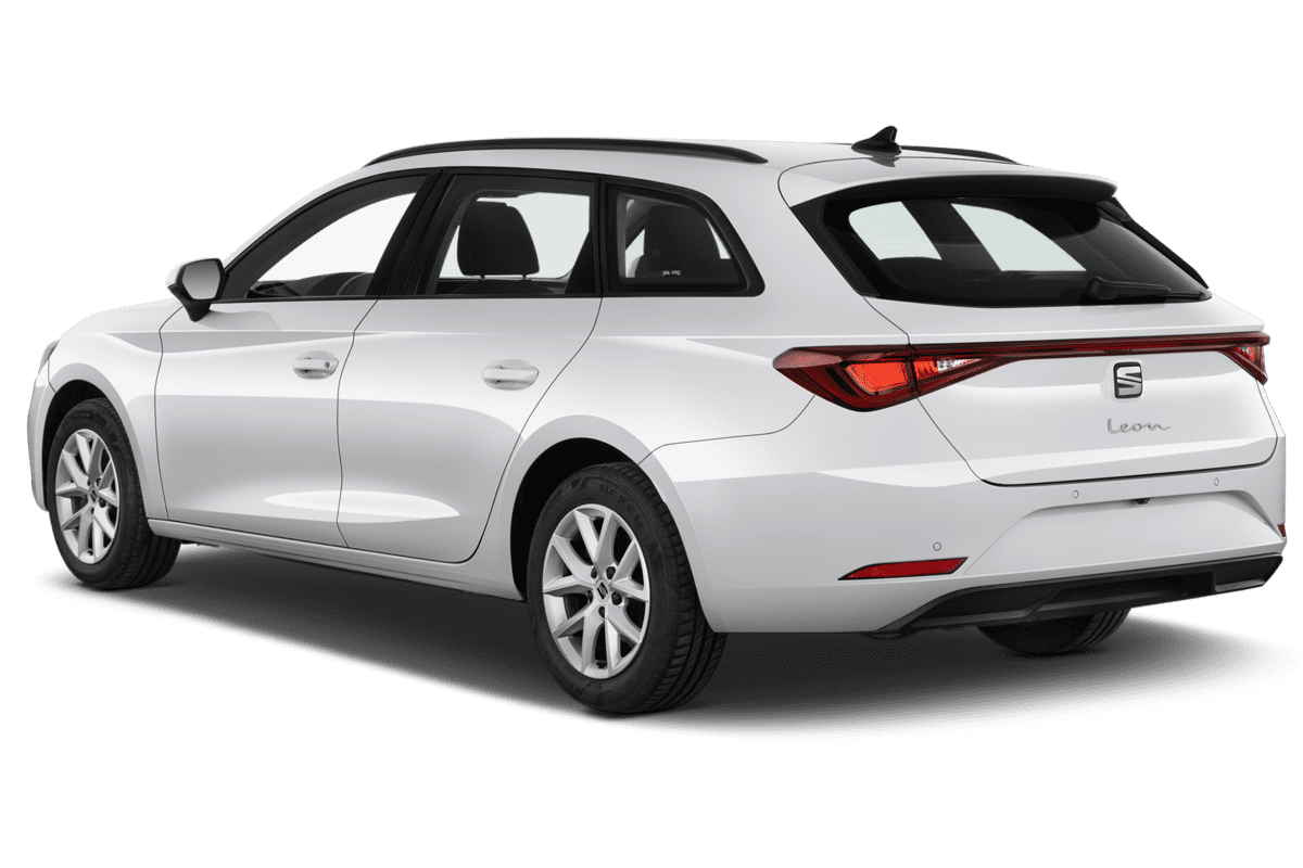 Schräge Heckansicht eines Seat Leon ST, freigestellt