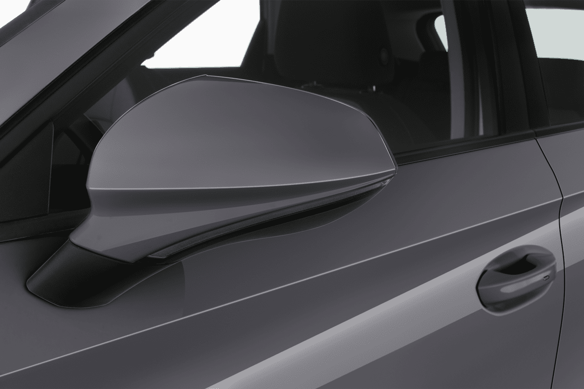 Rückspiegel eines Seat Leon ST