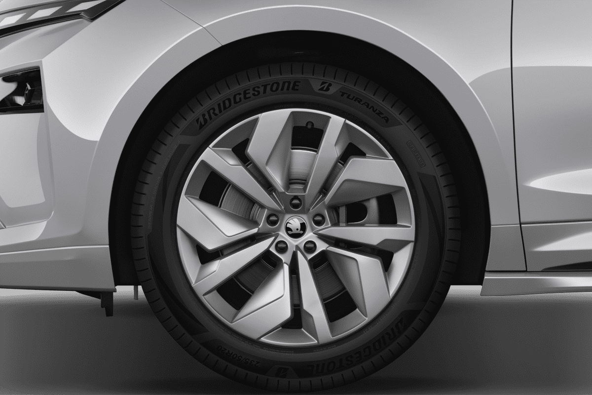 Radkappe oder Felge eines Skoda Enyaq