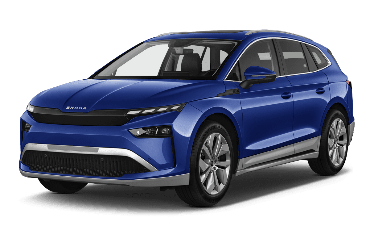 Schräge Frontansicht eines Skoda Enyaq, freigestellt