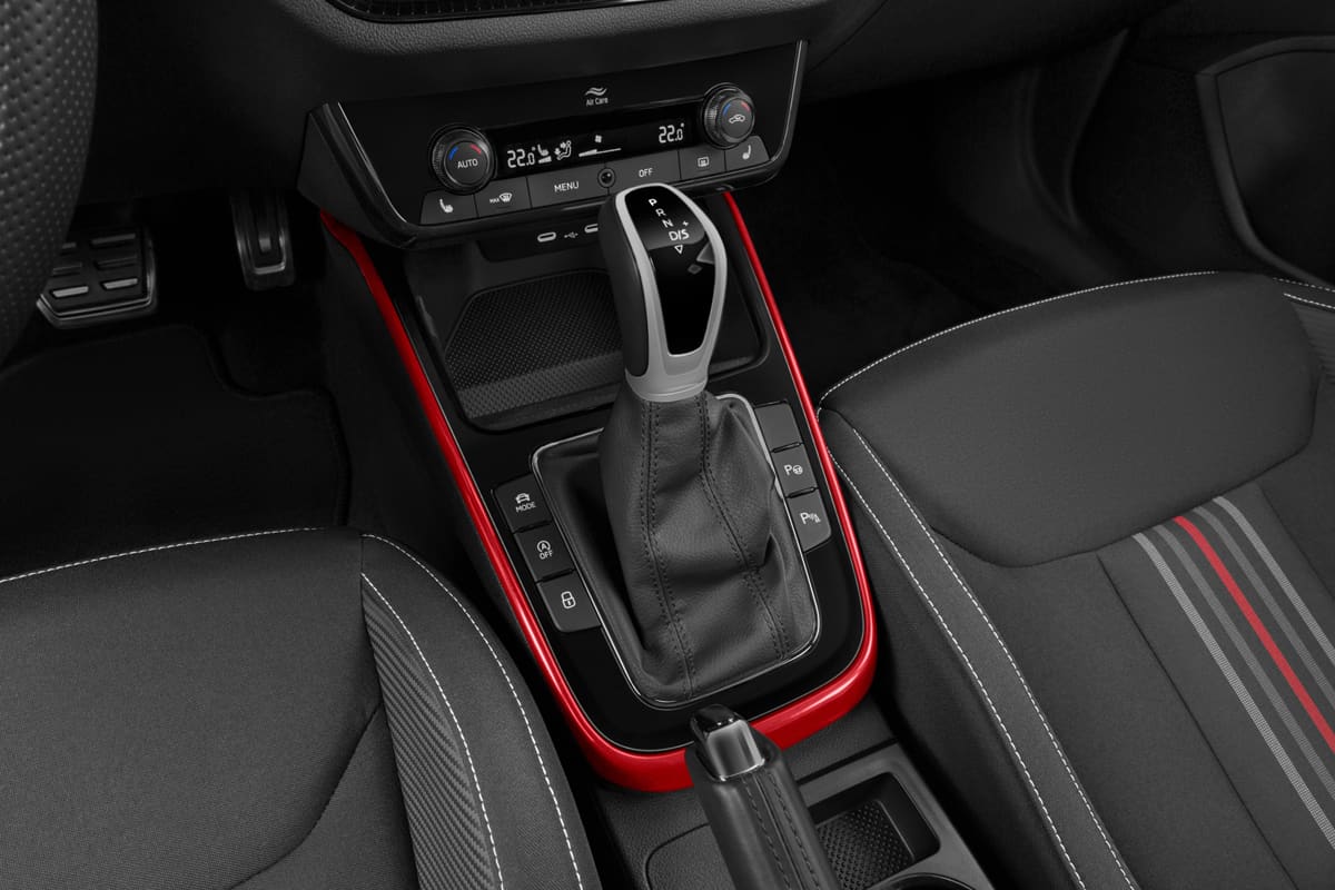 Schaltknüppel eines Skoda Fabia Limousine Drive