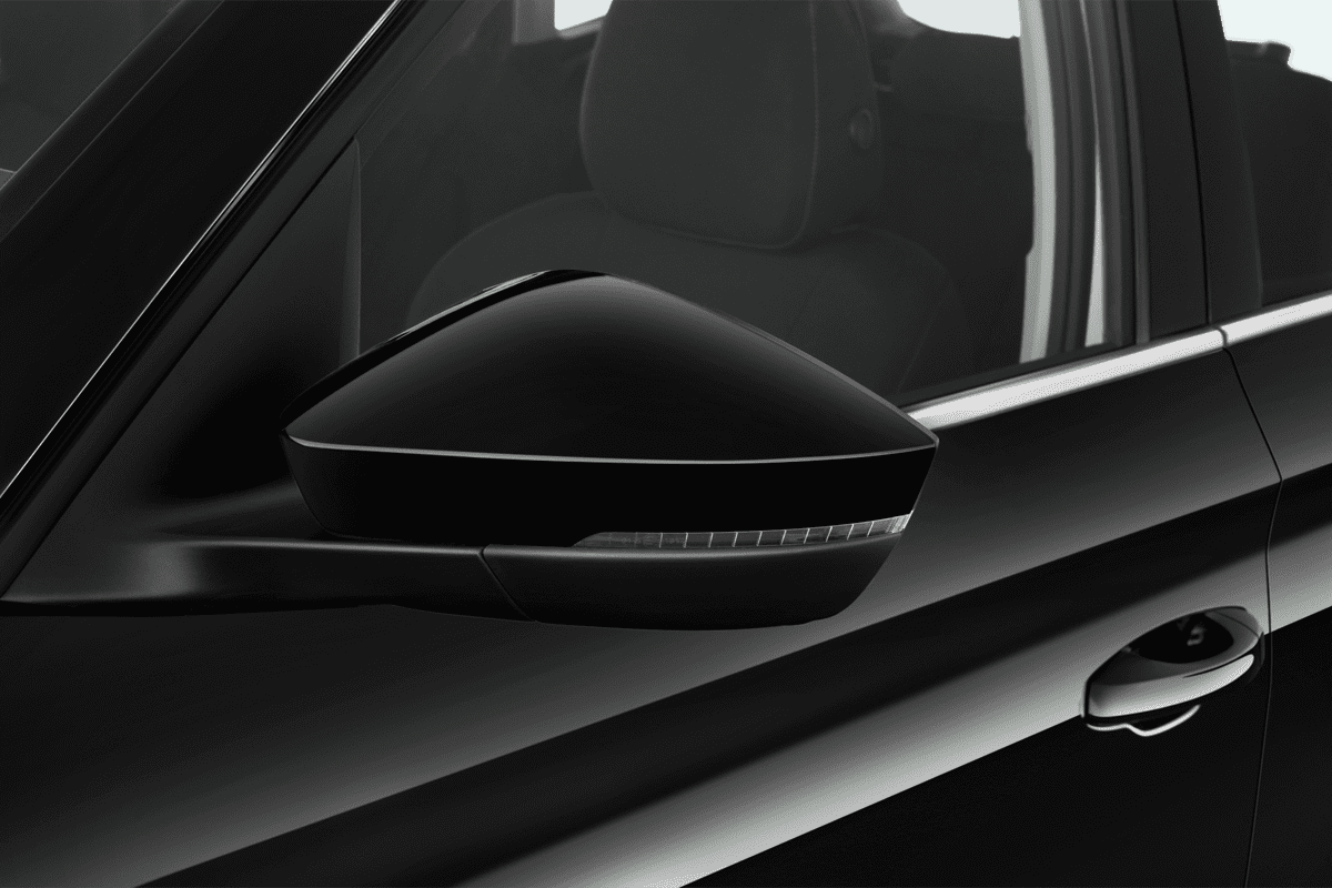 Rückspiegel eines Skoda Kamiq Drive