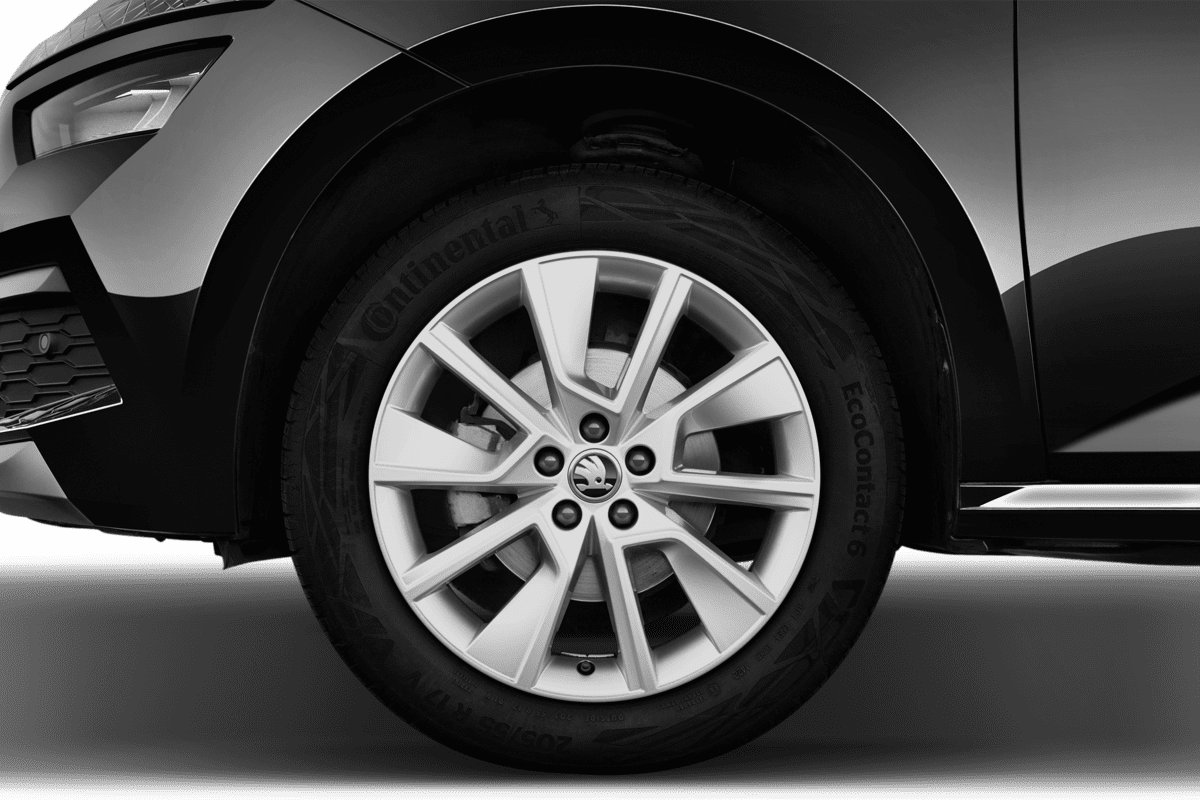 Radkappe oder Felge eines Skoda Kamiq Drive