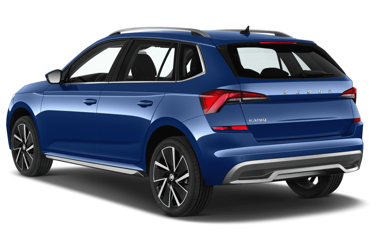 Schräge Heckansicht eines Skoda Kamiq Tour, freigestellt