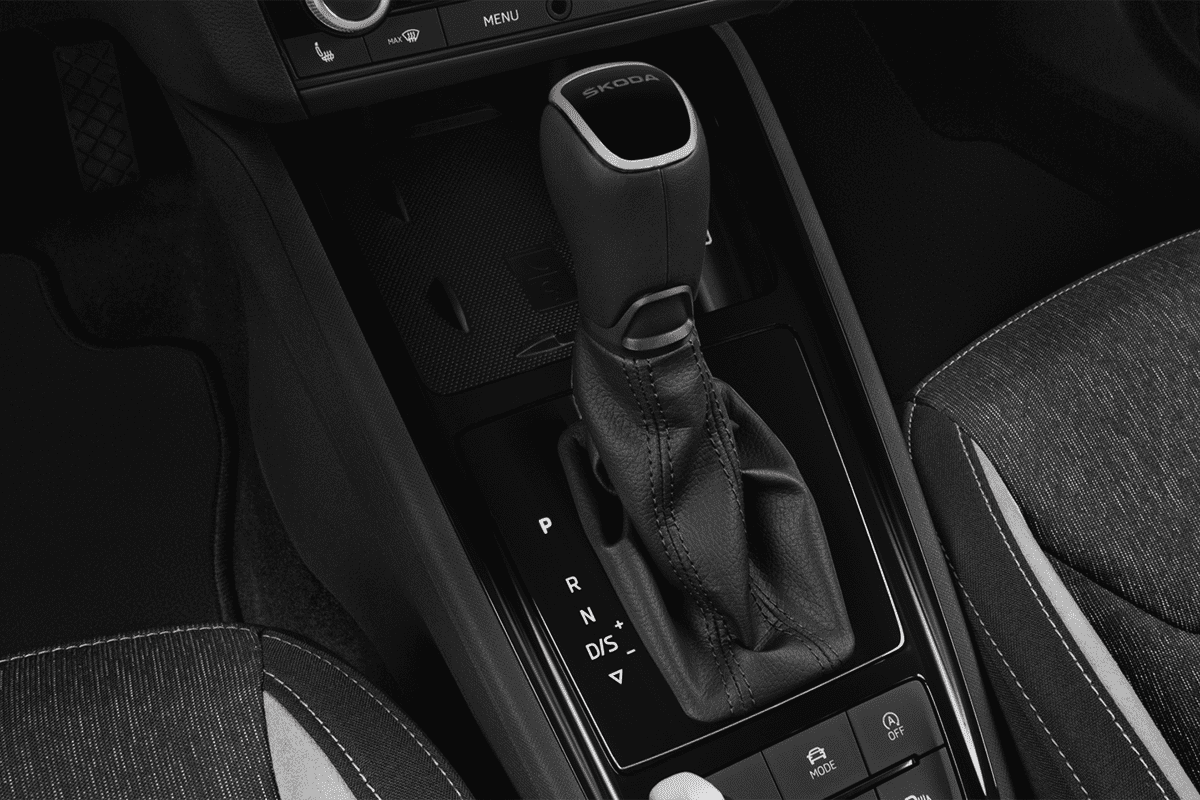 Schaltknüppel eines Skoda Kamiq Tour
