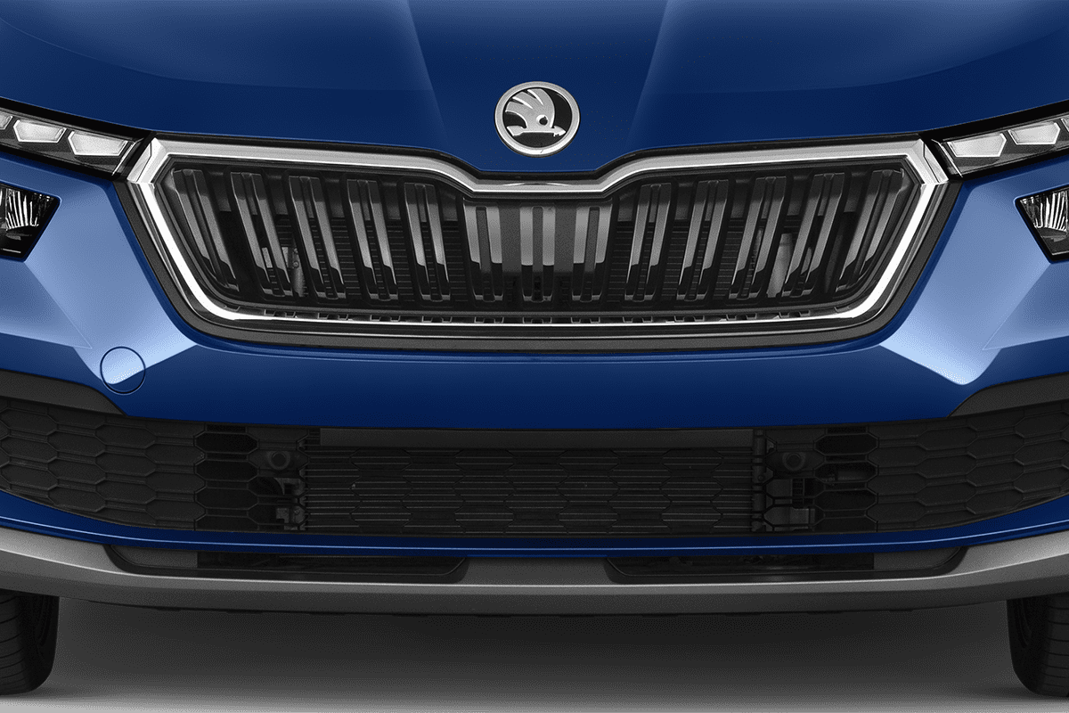 Kühlergrill eines Skoda Kamiq Tour