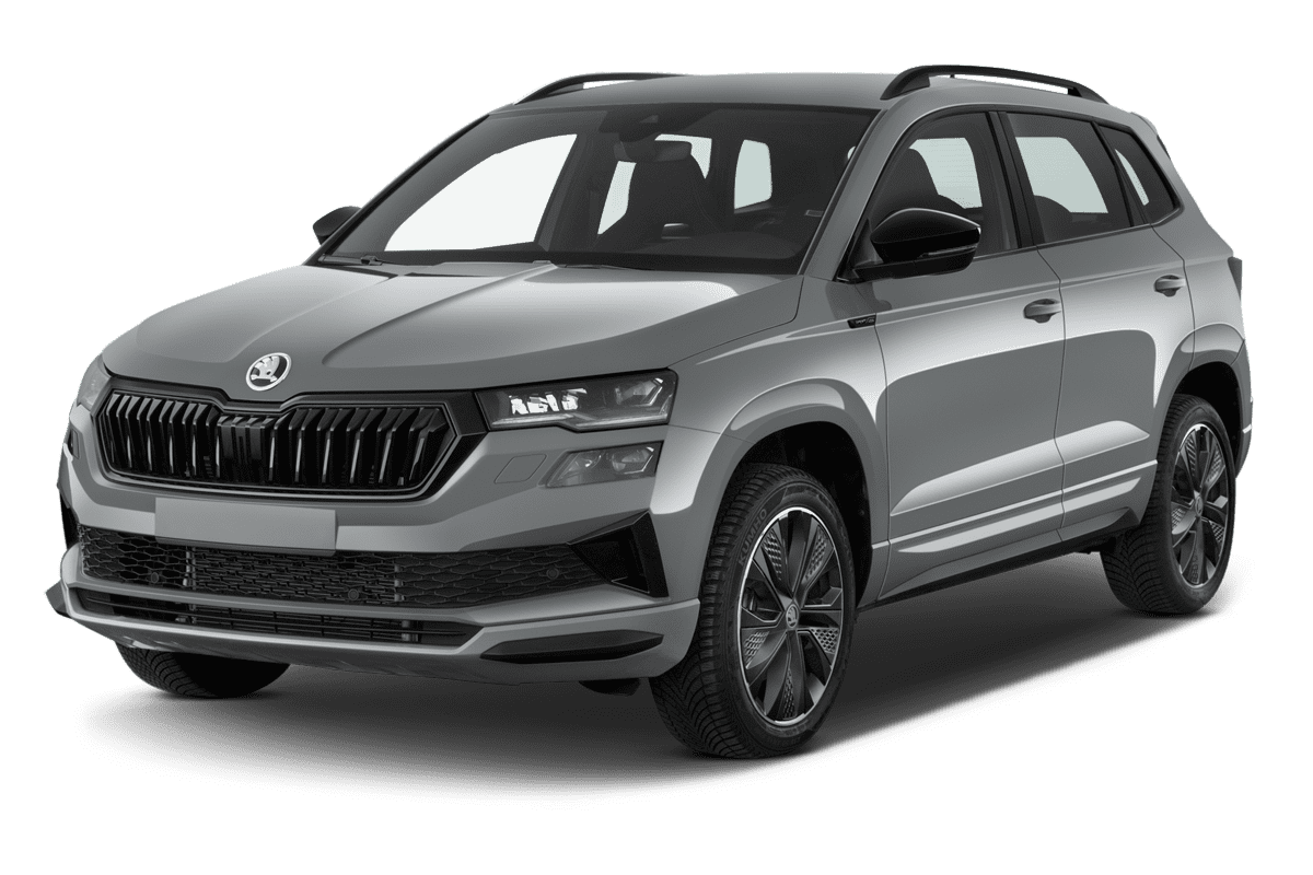 Schräge Frontansicht eines Skoda Karoq, freigestellt