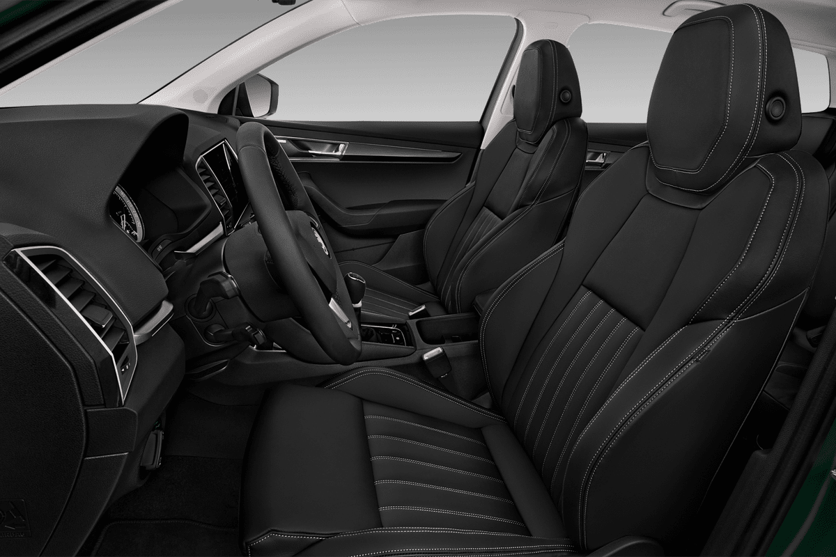 Vordersitze eines Skoda Karoq Drive 125