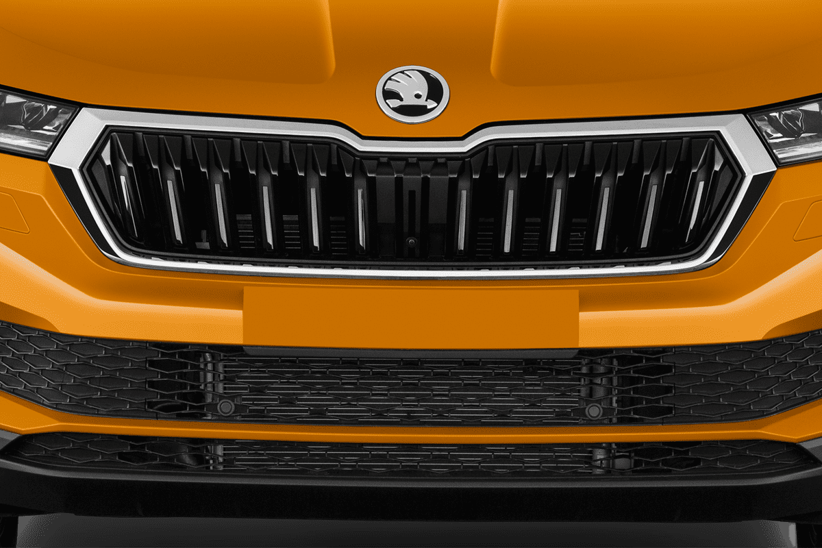 Kühlergrill eines Skoda Karoq Drive