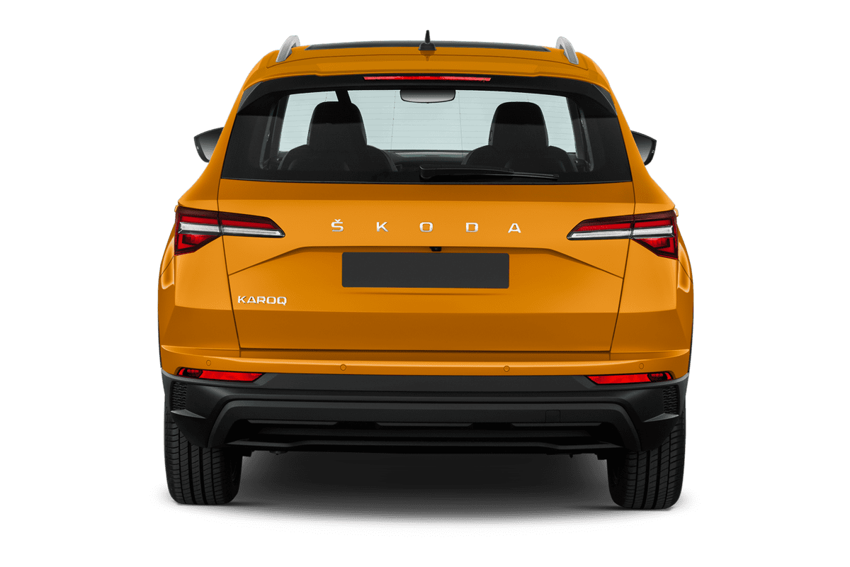 Heckansicht eines Skoda Karoq Drive